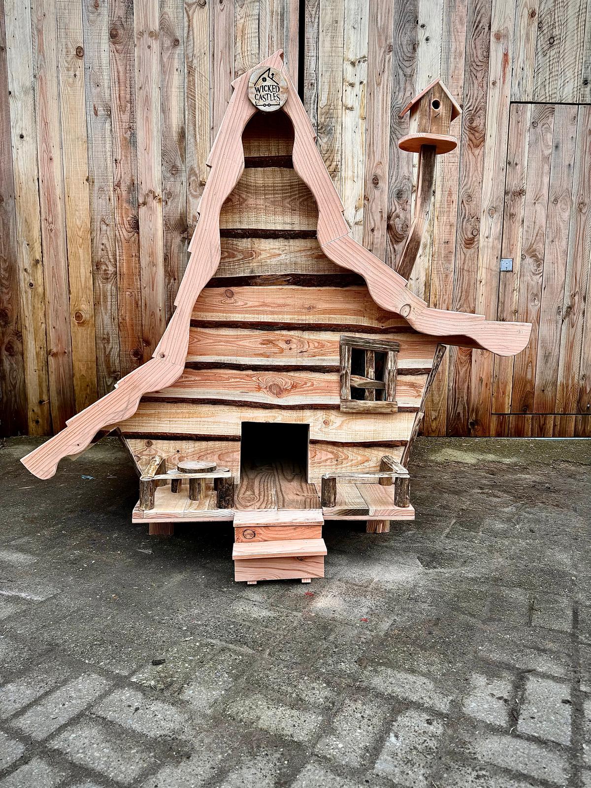 Kippenvilla met detail
