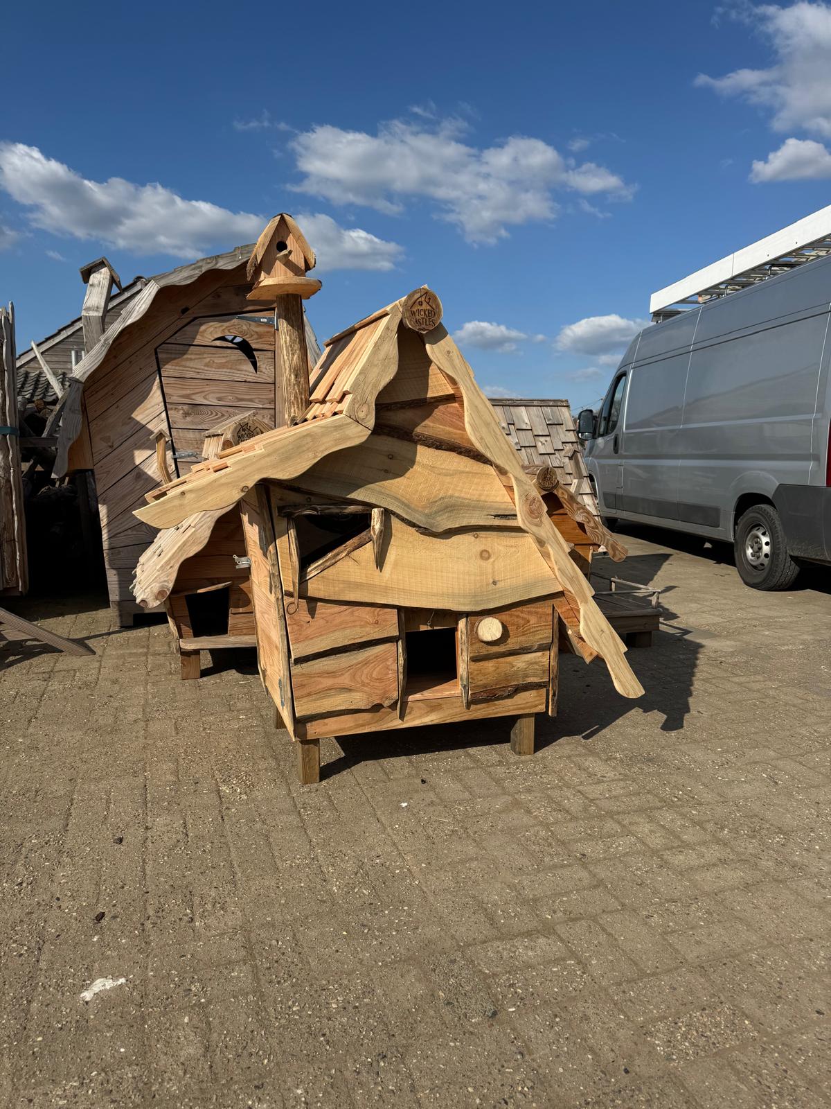 Kippenvilla met verhoogd nachthok